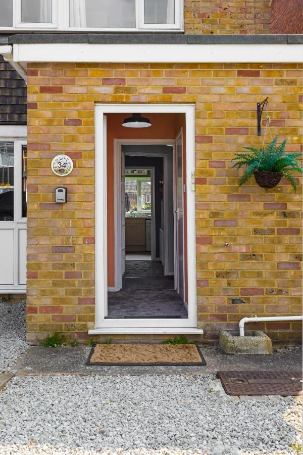 Perfect For Contractors - Canterbury - Free Parking - Ultra Wifi Exterior photo